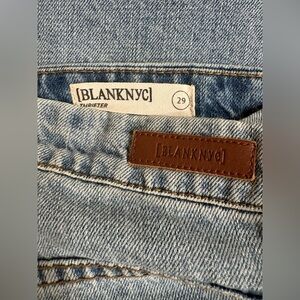 BLANKNYC -Thrifter Distressed Straight Leg Jeans Floral Patch Size 29 Blue Denim
